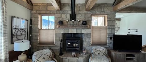 Smart TV, fireplace, offices