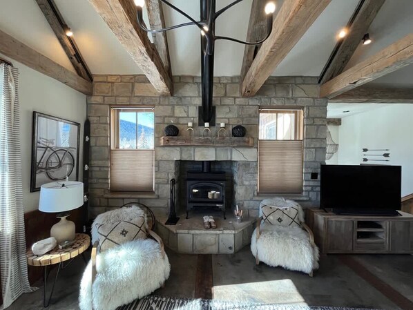 Smart TV, fireplace, offices