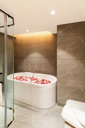 Bathroom - Indie Stays Mumbai International Airport (Mumbai)