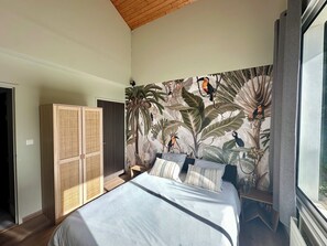 5 Schlafzimmer, Schreibtisch, Bügeleisen/Bügelbrett, Reisekinderbett