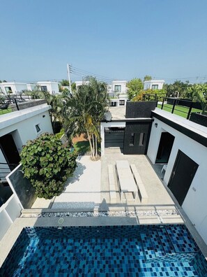 Villa, vue piscine | Vue de la chambre