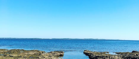 Una spiaggia nelle vicinanze, teli da spiaggia