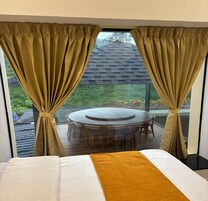 Premium Room | Hypo-allergenic bedding, desk, free WiFi, bed sheets