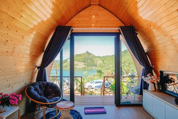 Standard Bungalow, 1 King Bed, Balcony, Garden View