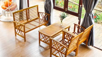 Gemeinsamer Design-Schlafsaal, Gartenblick | 2 Schlafzimmer, kostenloses WLAN