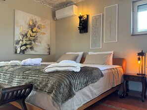 2 chambres, fer et planche à repasser, accès Internet, draps fournis