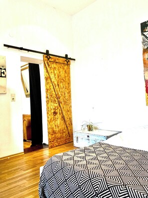 2 bedrooms, Internet - Artistic Apartment in the Heart of Berlin (Berlin)