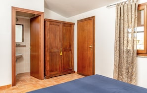 1 bedroom, WiFi, bed sheets