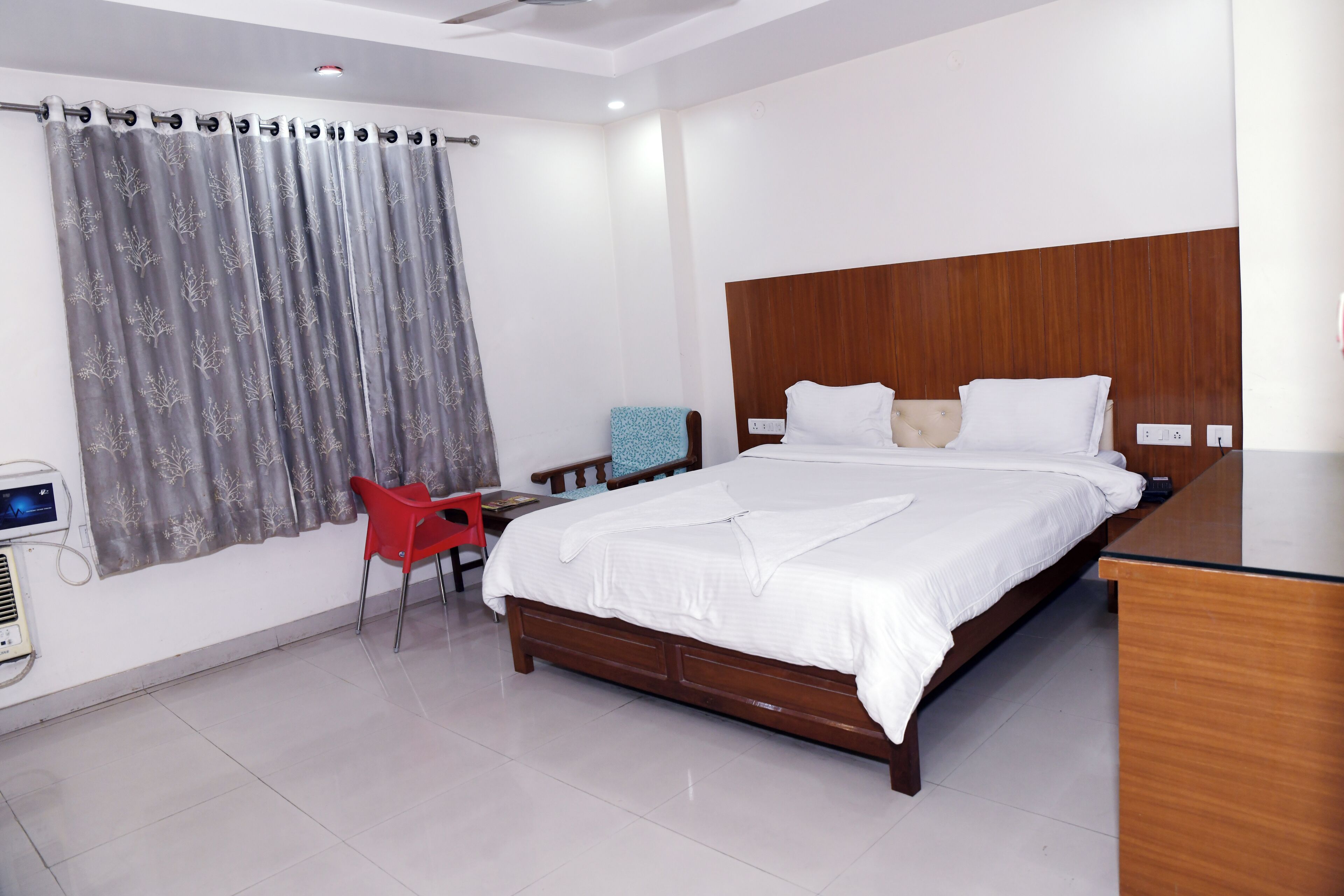 Superior Room | Desk, laptop workspace, free WiFi