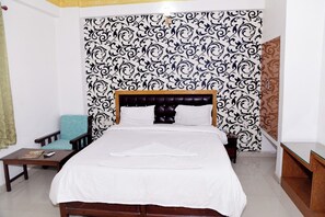 Superior Room | Desk, laptop workspace, free WiFi - Hotel Pardesi Cardo (Saharsa)