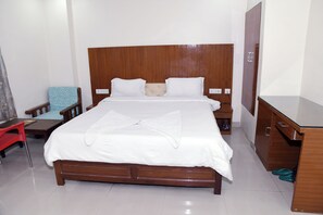 Superior Room | Desk, laptop workspace, free WiFi - Hotel Pardesi Cardo (Saharsa)