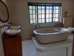 House, 3 Bedrooms, Smoking, Patio | Bathroom - Jakes's Place Close to Life Bedford Gardens Hospital (Johannesburg)