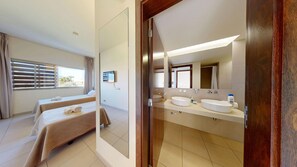 3 bedrooms, in-room safe, iron/ironing board, free WiFi