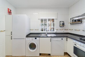 Frigorífic, microones, forn i rentaplats 