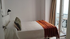 1 chambre, fer et planche à repasser, accès au Wi-Fi (inclus)