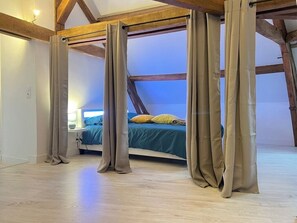 2 slaapkamers, een strijkplank/strijkijzer, wifi, beddengoed