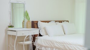 Rom – basic, 1 soverom (blue 101) | 1 soverom og wi-fi (inkludert)