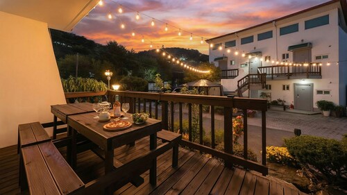 Taean Norabureo Pet Pension