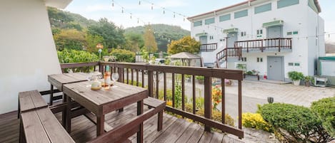 Basic Room, 1 Bedroom (yellow 102) | 1 bedroom, free WiFi