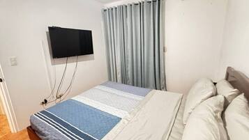 Free WiFi, bed sheets