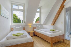 2 chambres, fer et planche à repasser, Wi-Fi gratuit, draps fournis