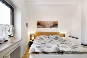 2 bedrooms, free WiFi, bed sheets - Holiday Apartment 'Stadtrand' with Private Garden and Wi-Fi (Kappeln)