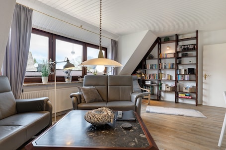TV, impianto stereo. Appartamento 'Ferienwohnung Scherr' con terrazza privata, giardino privato e Wi-Fi
