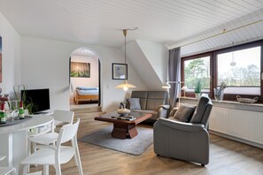 Télévision, chaîne hi-fi