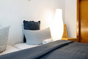 7 bedrooms, free WiFi, bed sheets - Holiday Home 'Hamdorf' with Private Terrace, Shared Garden and Wi-Fi (Hamdorf)