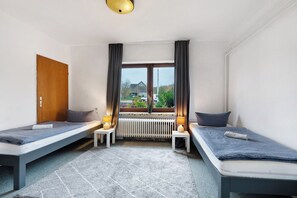 7 bedrooms, free WiFi, bed sheets