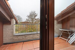 Interior - Holiday Apartment "Nordseekieker" with Balcony (Büsumer Deichhausen)