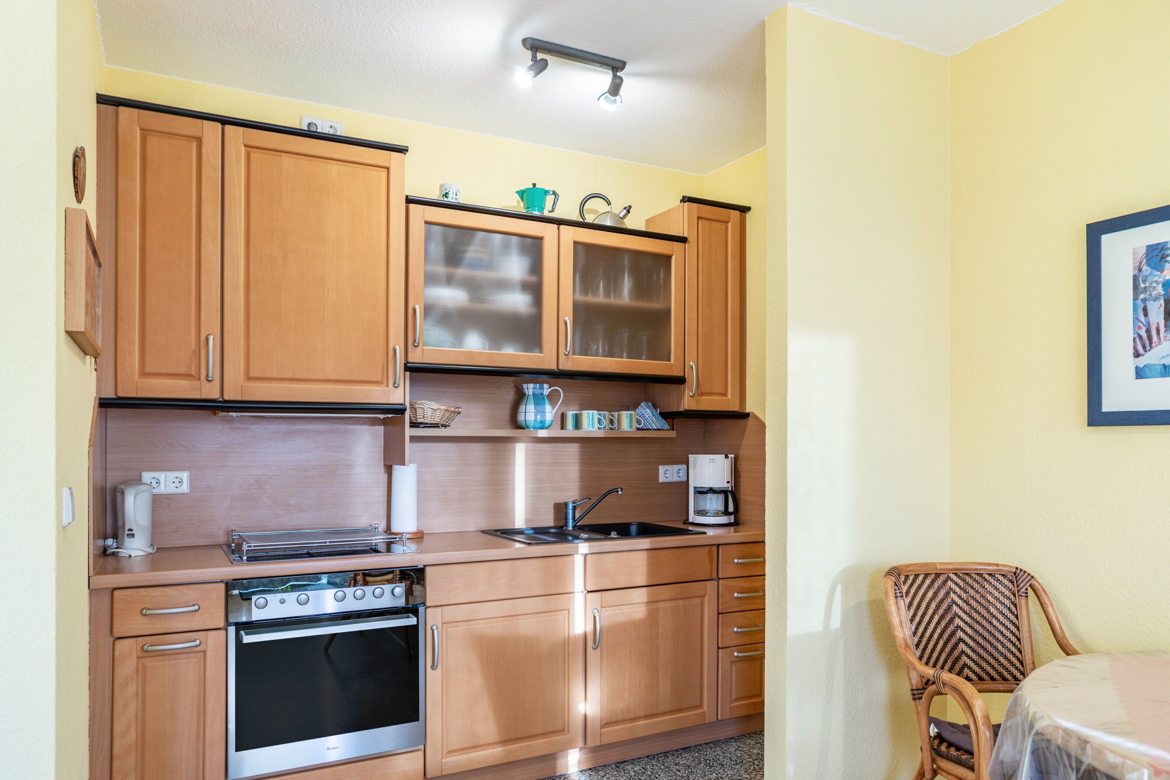 Réfrigérateur, four, plaque de cuisson, cafetière/bouilloire