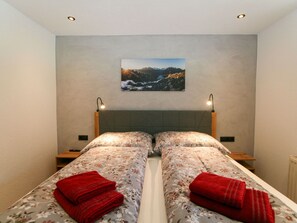 2 bedrooms, travel cot, free WiFi - Cosy apartment for 6 guests with WIFI, TV and terrace (Schwendau)