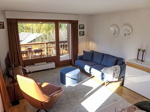 TV - Cosy apartment for 4 guests with WIFI, TV and balcony (Icogne)