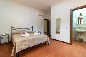 5 camere, ferro/asse da stiro, Wi-Fi gratuito, lenzuola