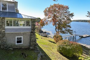 Property grounds - Stunning Cliffs Retreat: Ocean Views, Luxury, and Tranquility Await! (Boothbay)