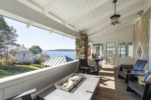 Terrace/patio - Stunning Cliffs Retreat: Ocean Views, Luxury, and Tranquility Await! (Boothbay)