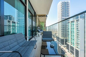 Property grounds - Luxury 3BR APT with Pool and Gym (Dubai)