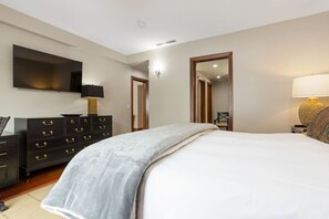 8 bedrooms, desk, iron/ironing board, free WiFi