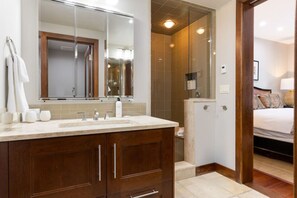 Unclassified image, 4 of 45, button