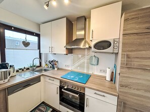 Fridge, oven, dishwasher, cookware/dishes/utensils - Langeoog by Interhome (Dornumersiel)