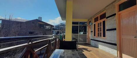 Standard Room, 1 Bedroom | Balcony