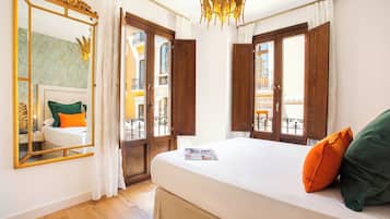 Apartment (2 Bedrooms) | 1 bedroom, iron/ironing board, free cribs/infant beds, free WiFi