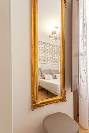 Apartment (1 Bedroom) | 1 bedroom, iron/ironing board, free cribs/infant beds, free WiFi - Genteel Home Mesones (Granada)