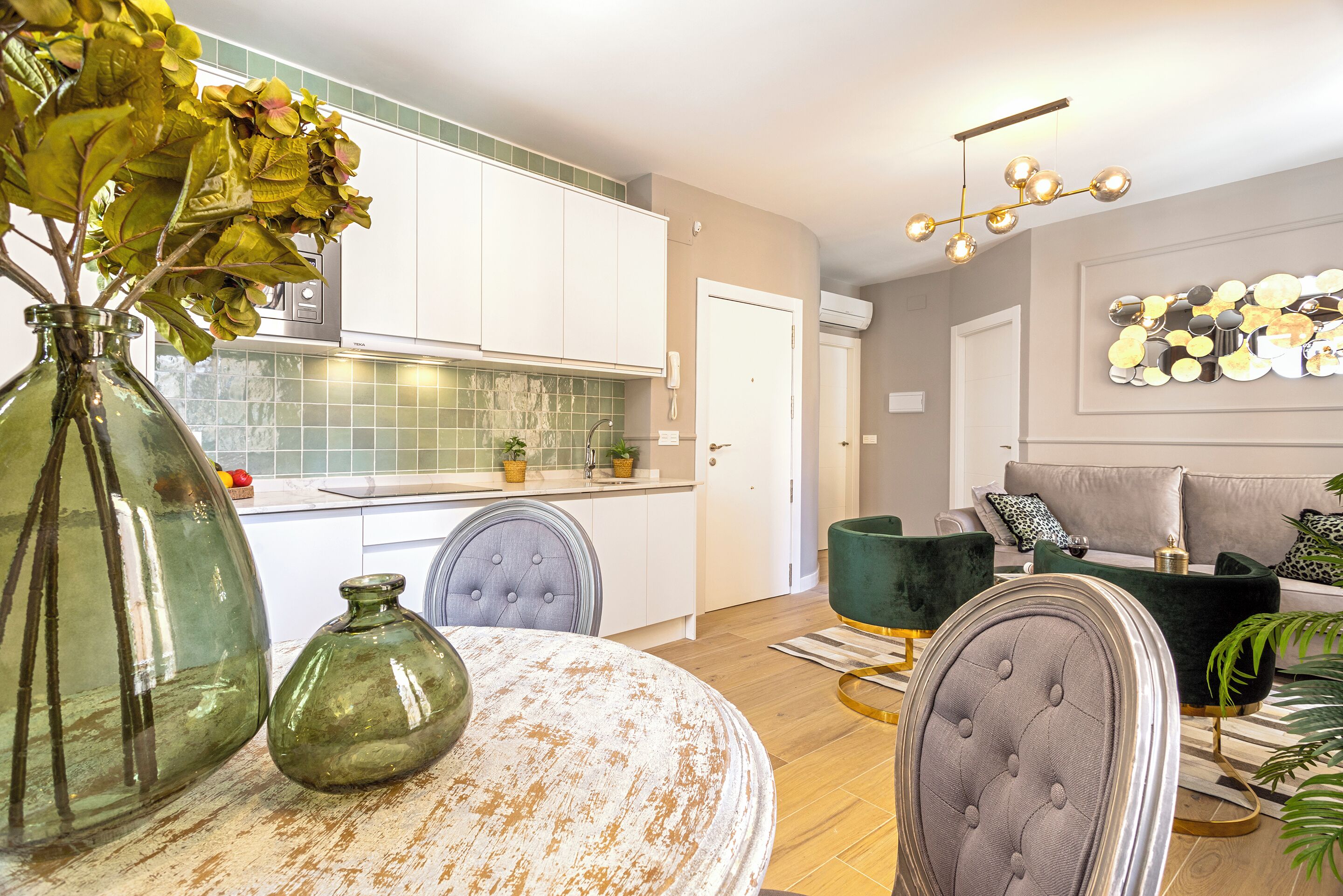 Apartment (1 Bedroom) | In-room dining