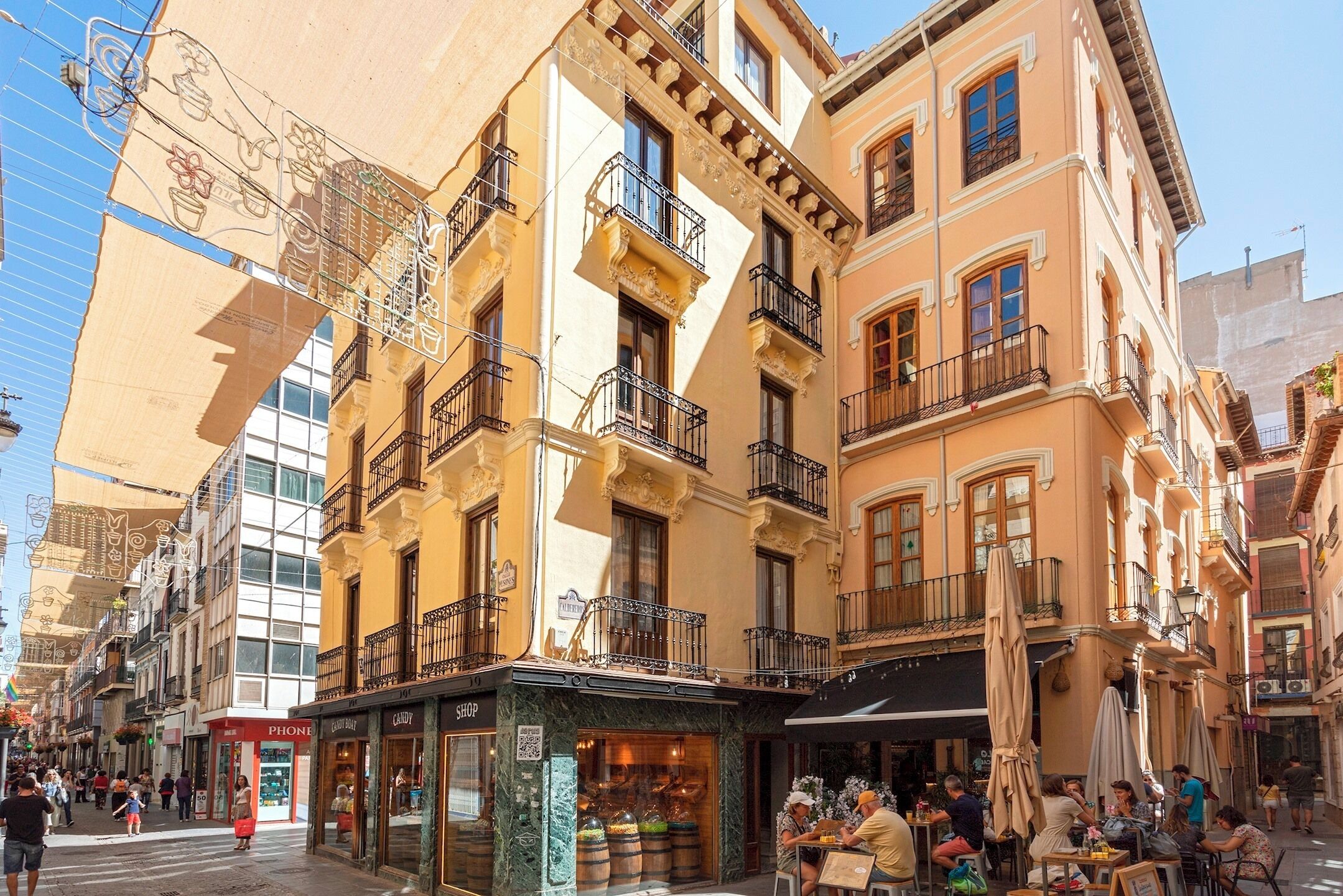 Mặt tiền nơi lưu trú