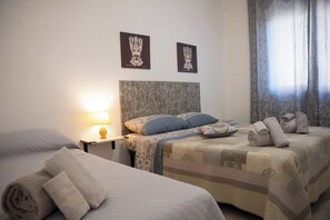 3 chambres, coffres-forts dans les chambres, bureau
