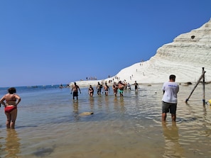 Plage à proximité, chaises longues