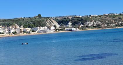 Welcome to the south: 5minutes from the scala dei turchi 800meters from the beach.