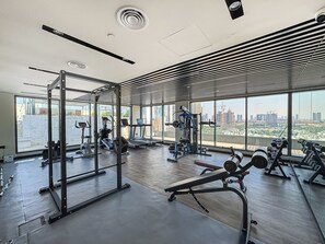 Fitness facility - Modern Studio with Pool, Gym and BBQ area (Dubai)